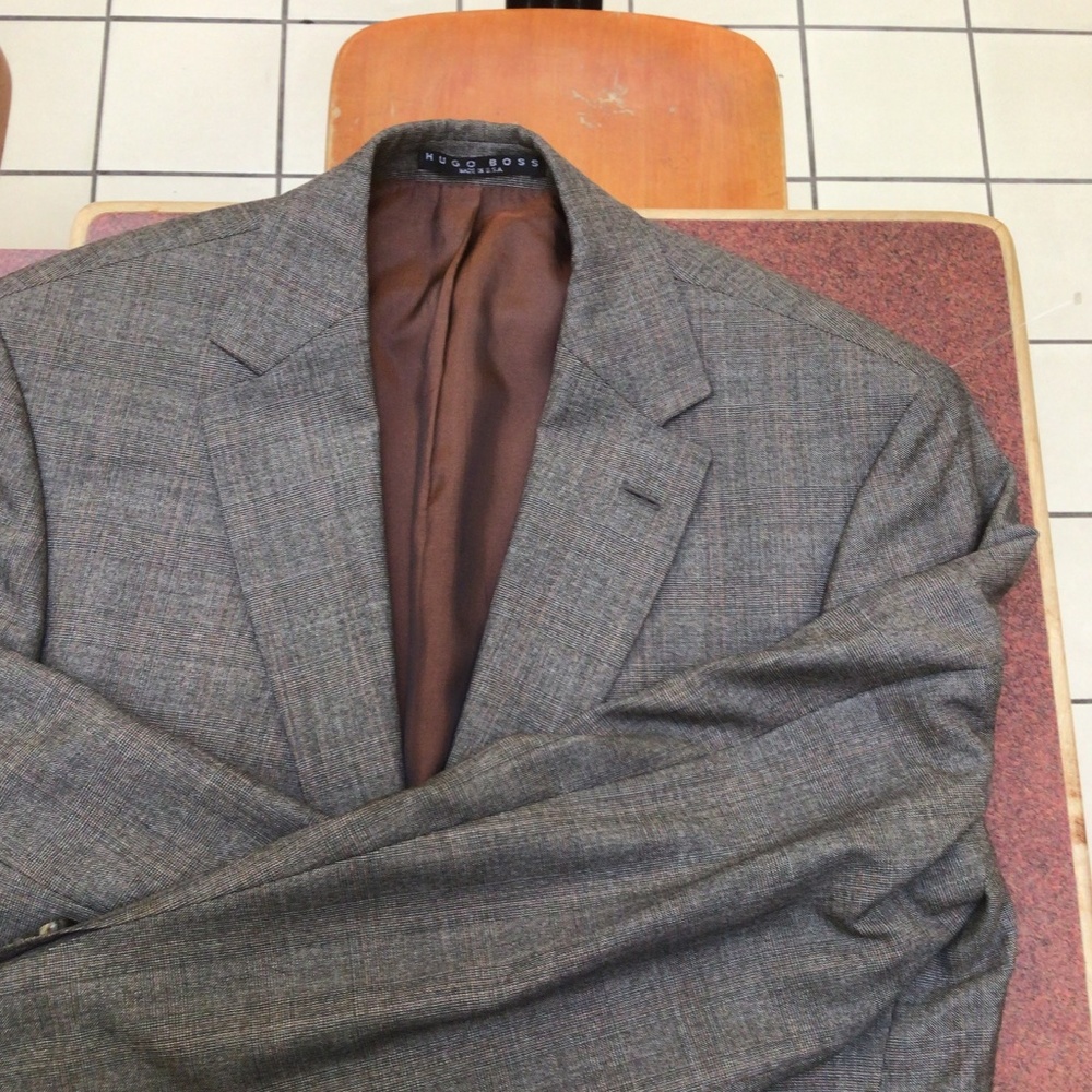 HUGO BOSS PLAID SPORT JACKET Super 120 wool 40R very good condition